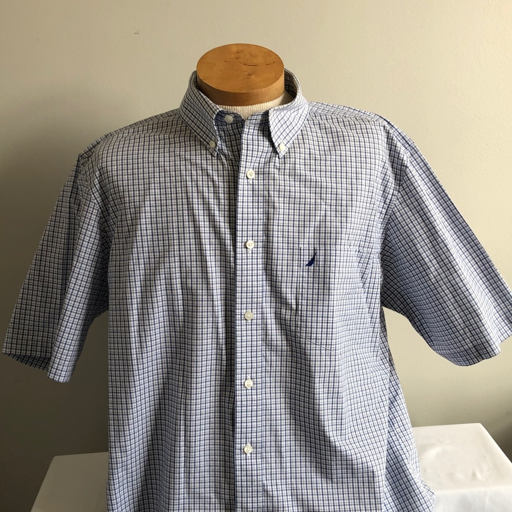 Nautica Men's Blue Checkered Short Sleeve Shirt